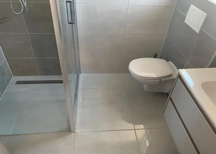 In Mit Terrasse Und Garten By Interhome Lejlighed *