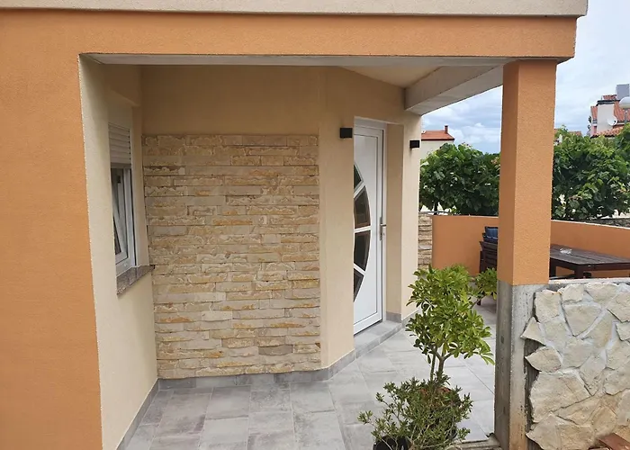 Appartement In Mit Terrasse Und Garten By Interhome Banjole